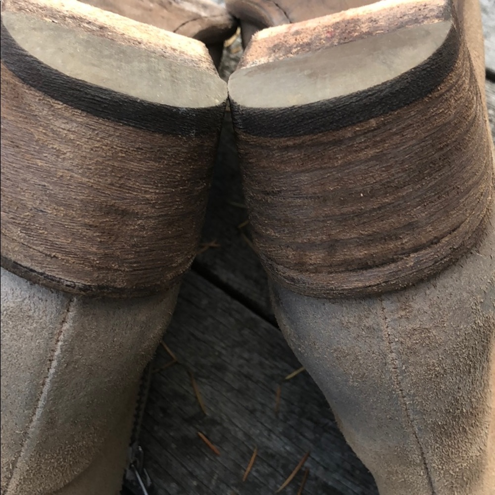 Frye Carson Piping Bootie - Picture 6 of 7